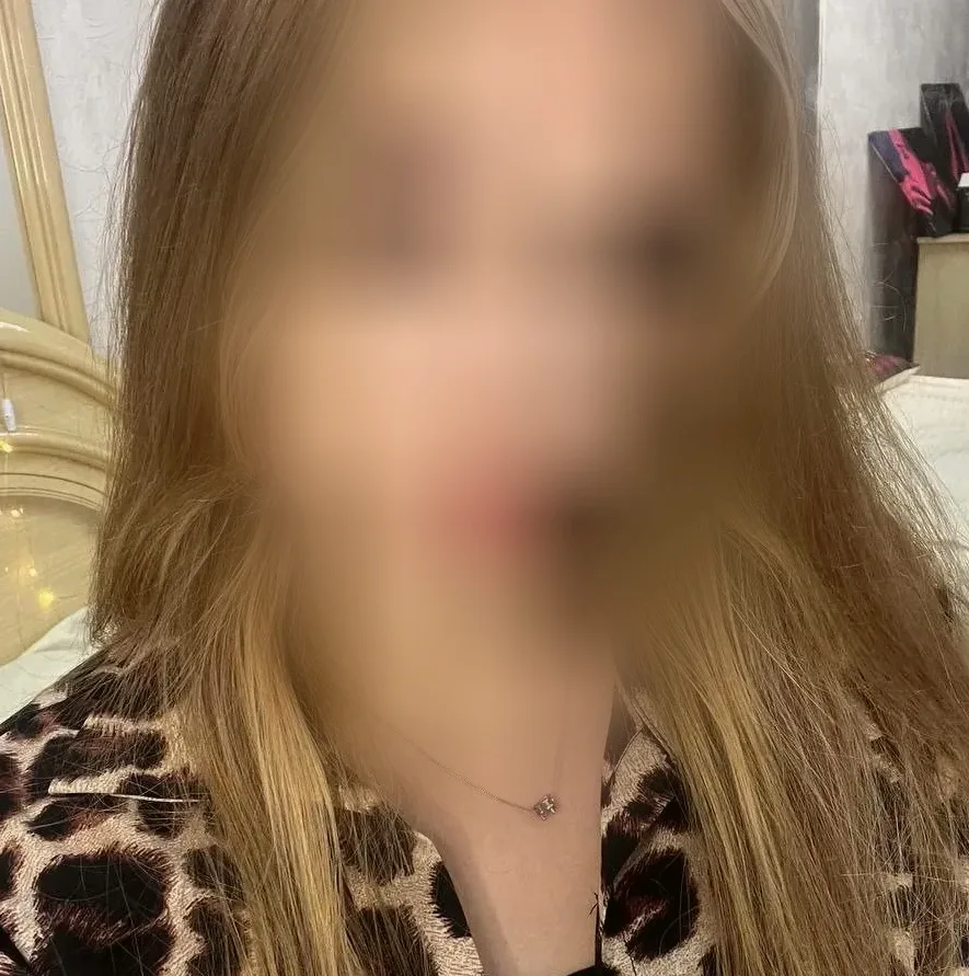 Christina, 19