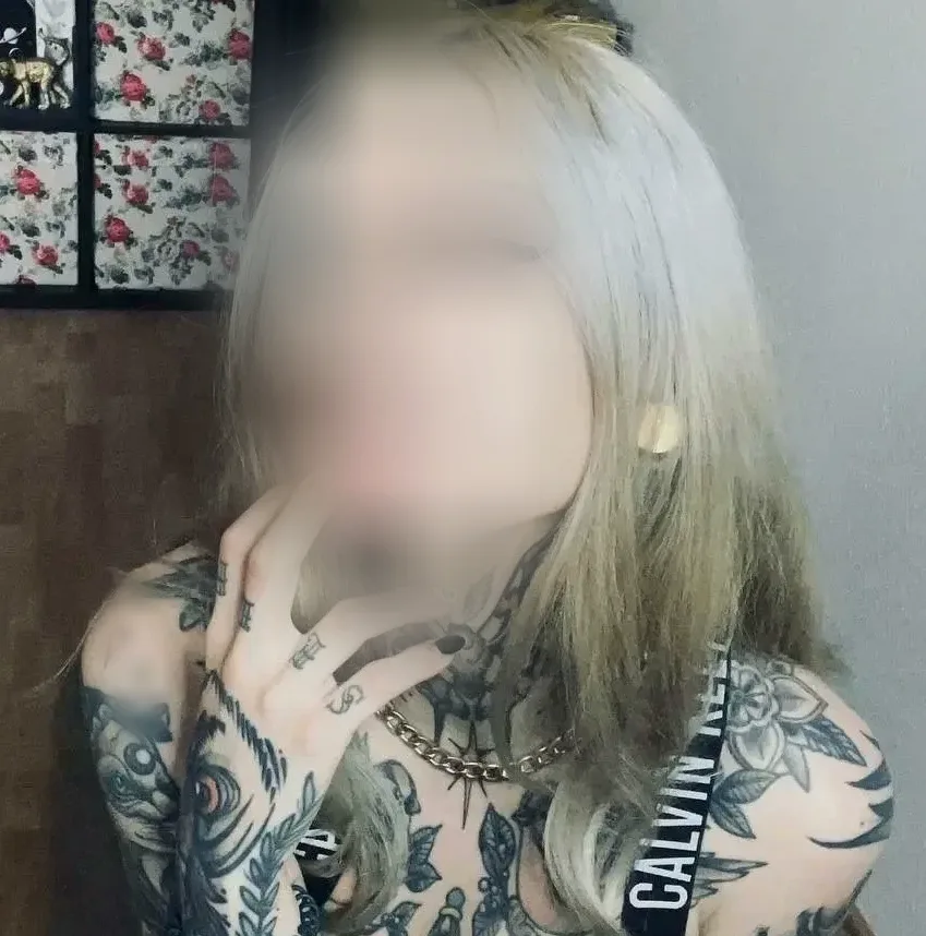 Karin, 21